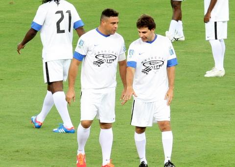 Maracanã é invadido por celebridades na sua reinauguração