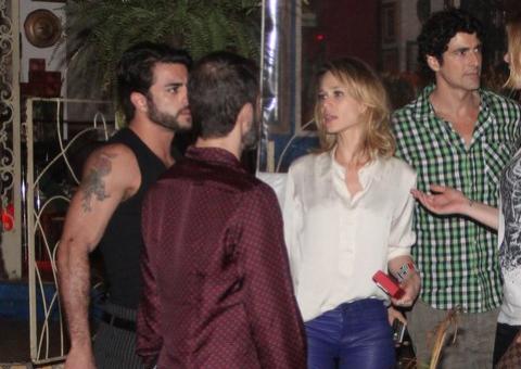 Gianecchini e Ximenes jantam com Marc Jacobs e namorado