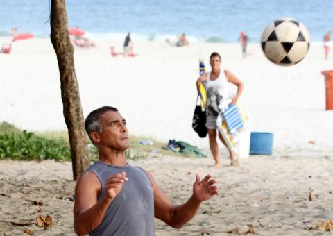  Romário bate bolão na praia