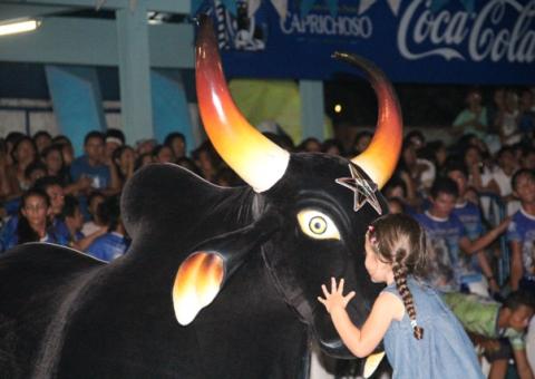 Caprichoso empolga e emociona em primeiro ensaio técnico