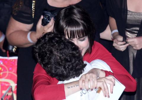  Caio Castro e Maria Casadevall são flagrados clima de romance