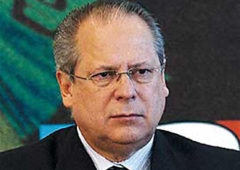 Genoino, Delúbio e Dirceu deixam a Papuda