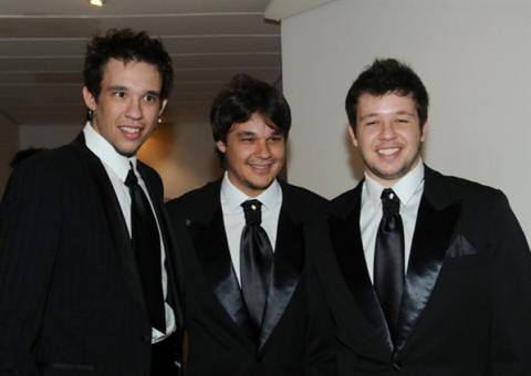 KLB anuncia retorno à música e mais novidades