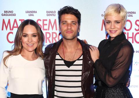 Bruno Gagliasso, Leandra Leal e mais famosos vão à pré-estreia de Mato Sem Cachorro