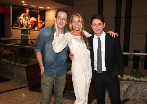  Adriane Galisteu estrela peça dirigida por Jö Soares