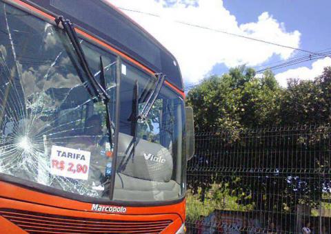 Ônibus depredado no Centro