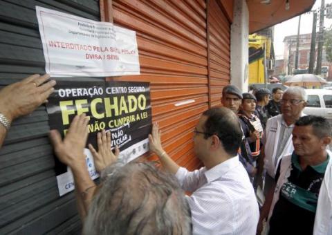 Prefeitura fecha bares no Centro