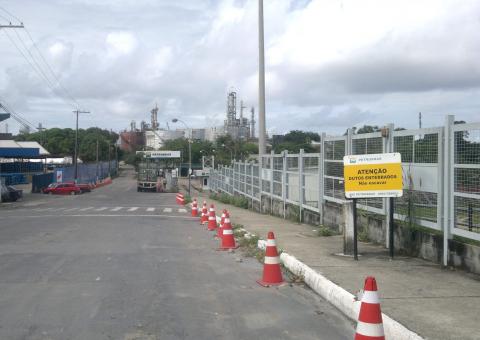 Vazamento de gás na Reman provoca evacuação de pessoal em empresas