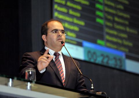 ICMS é  utilizado  pelas prefeituras para bancar TV ACrítica, denuncia deputado