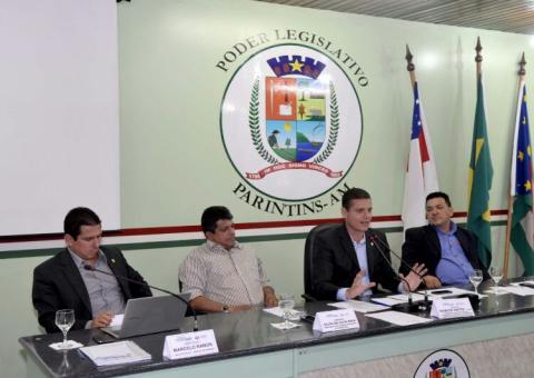 Comunidades vivem isoladas por falta de serviços de telefonia  