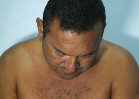 Delegado prende homem durante registro de BO