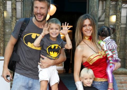  Fernanda Lima e Rodrigo Hilbert festejam aniversário dos gêmeos