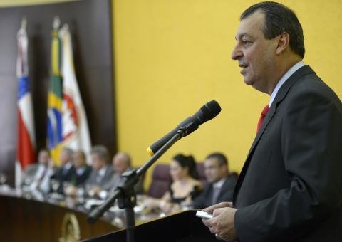 Omar dobra número de defensores para que todos os municípios sejam atendidos