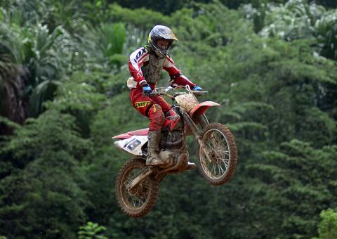 I Copa Verão de Motocross reúne 180 pilotos e distribui R$  11,2 mil aos vencedores