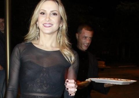 Claudia Leitte comemora 33 anos em festa com famosos e dá show de simpatia com imprensa
