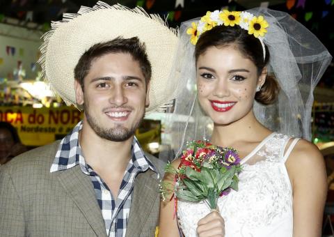Sophie Charlotte e Daniel Rocha são noivos no Roça in Rio