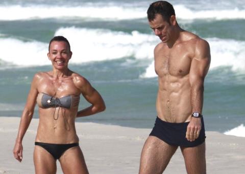 Marido e personal trainer de Carla Marins conta segredo do corpaço da atriz