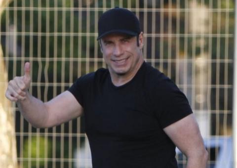  John Travolta vem ao Brasil para comercial de cachaça e irá pilotar o seu próprio avião na volta