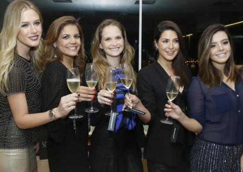 Fiorella, Nivea Stelmann e Fe Paes Leme se reúnem em jantar