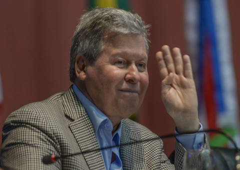 Artur defende reforma política profunda e sem prejuízos para a democracia 