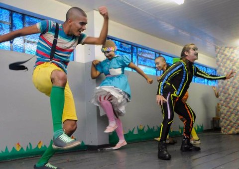 Estudantes ganham apresentação teatral grátis