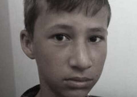 Grupo mata adolescente para beber o sangue