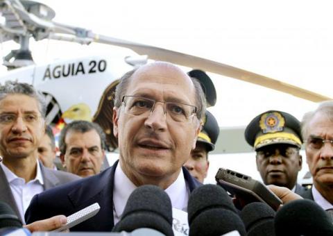 Helicóptero de Alckmin fica sem comprador