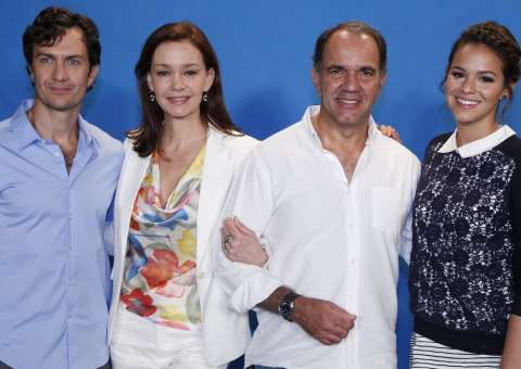  Conheça o elenco de "Em Família", próxima novela das 21h