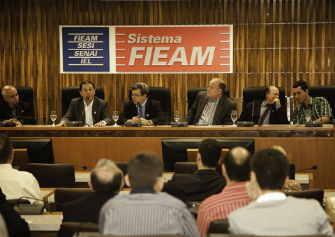 Corecon premia 'Economista e Destaque de 2014'