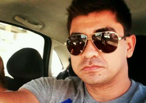 Polícia Civil pede a colaboração da população para localizar homem envolvido em crimes de extorsão e roubo