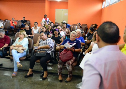 Idosos do projeto 'Vidativa' realizam primeiro "grito" de Carnaval