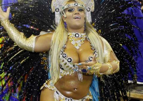 Com vários quilos a mais, Mulher Filé exibe barriga estranha e diz que não se importa em malhar 'Quero que todo mundo se f...'