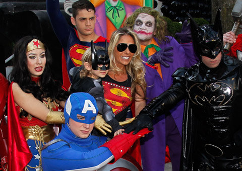  Adriane Galisteu faz festa do arromba para filho de 4 anos