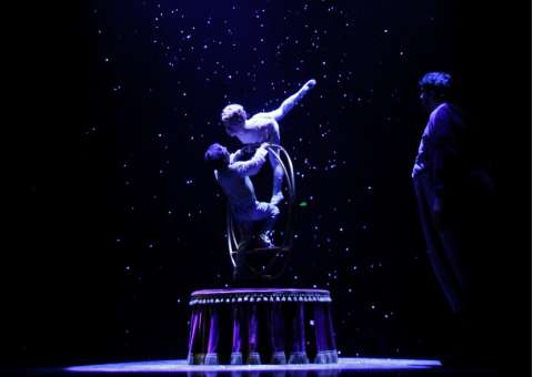  No Rio, Cirque Du Soleil realiza espetáculo sobre morte de palhaço