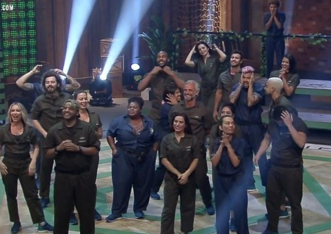 Peões reencontram participantes eliminados de 'A Fazenda' durante prova 