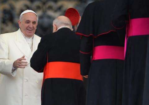 Papa é personalidade política mais popular na Internet