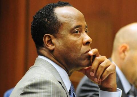 "Michael Jackson ainda me ama", diz médico que levou astro à morte