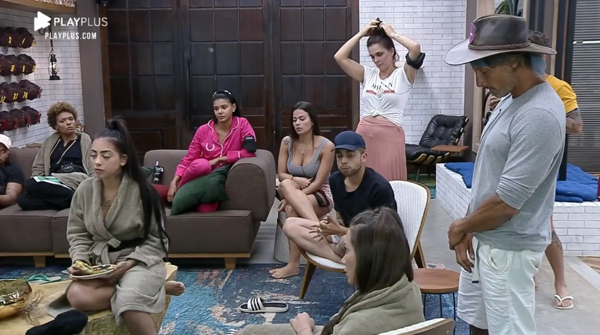 Com A Fazenda, Record fica à frente da Globo pela terceira vez em uma semana