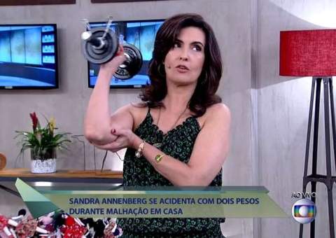 Fátima Bernardes brinca com flacidez ao simular acidente de Sandra Annenberg