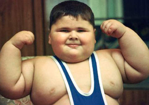 Britânica dá à luz a bebê 'gigante' de parto normal e sem anestesia