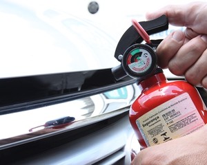 Falta extintores em Manaus, mas Detran multa indiscriminadamente