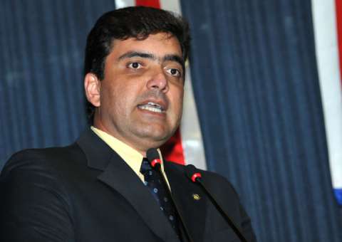 Falta de incentivos à ZFM deve preocupar sociedade, diz deputado