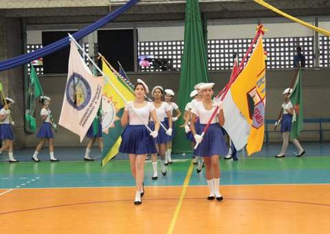 Estudantes da rede municipal fazem abertura da XVII Municipíadas
