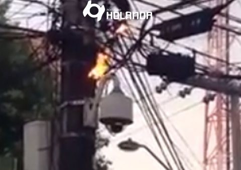 Poste pega fogo na Praça 14 e Amazonas Energia e Bombeiros dizem que não tem competência