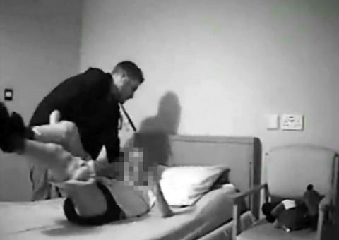 Filho filma idosa sendo abusado em asilo