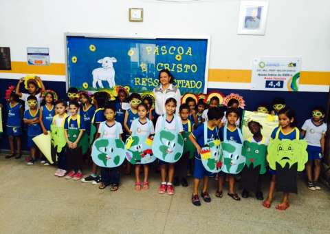 Seinfra realiza campanha ambiental no igarapé da Cachoeira Grande