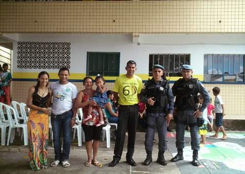 Policiais Militares da 14ª CICOM realizam ação social no Nova Conquista