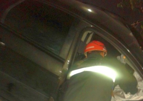 Choque entre Renault e Focus mata na estrada do aeroporto