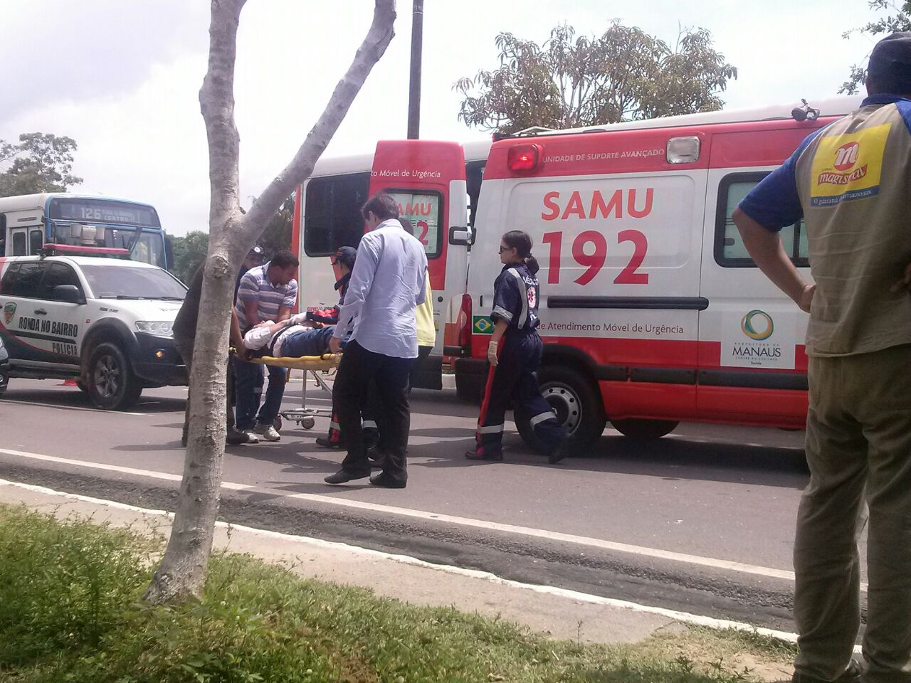 Acidente deixa motorista ferido na Ponta Negra