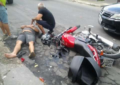 Vítima de atropelamento espera mais de meia por atendimento